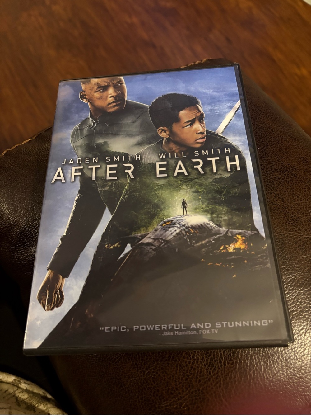 After Earth (Blue) DVD - Will Smith, Jaden Smith